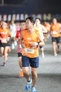 BIB: 20107, 2926, 400
                            <button type="button" onclick="openModal(19605074)" class="btn btn-primary btn-sm float-right btn-popup" data-toggle="modal" data-target=".modal-high-quality">
                        <i class="fas fa-shopping-cart"></i> Add to Cart
                    </button>
                                            <button type="button" onclick="isThisMe(19605074, true)" class="btn btn-success btn-sm float-right btn-popup btn-isme hidden" data-toggle="tooltip" data-placement="bottom" title="นี่คือรูปของคุณใช่ไหม คลิกที่นี่เพื่อเอาเข้าอัลบั้ม">
                        <i class="fas fa-plus"></i> Add to album
                    </button>
                    <button type="button" onclick="isThisMe(19605074, false)" class="btn btn-warning btn-sm float-right btn-popup btn-isnotme hidden">
                        <i class="fas fa-ban"></i> Remove from album
                    </button>